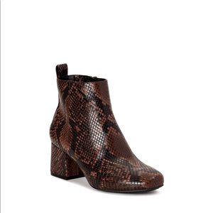 Time and Tru Womens block heel boots size 10 NWT